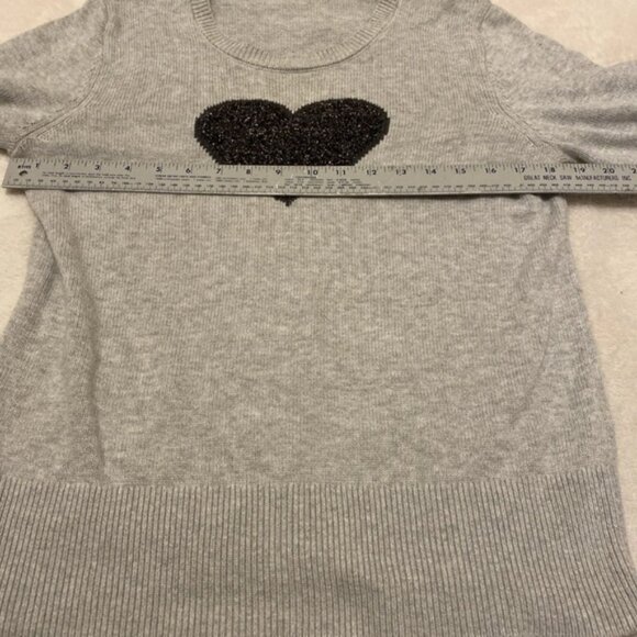 GAP Gray Sweater with Black Heart - Picture 11 of 12